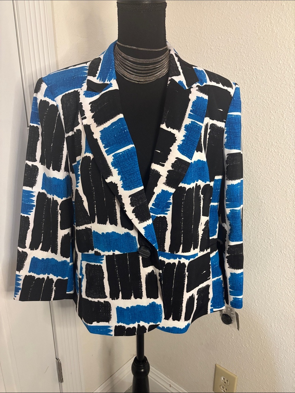 Kasper Blue, Black & White Brushstroke Blazer
